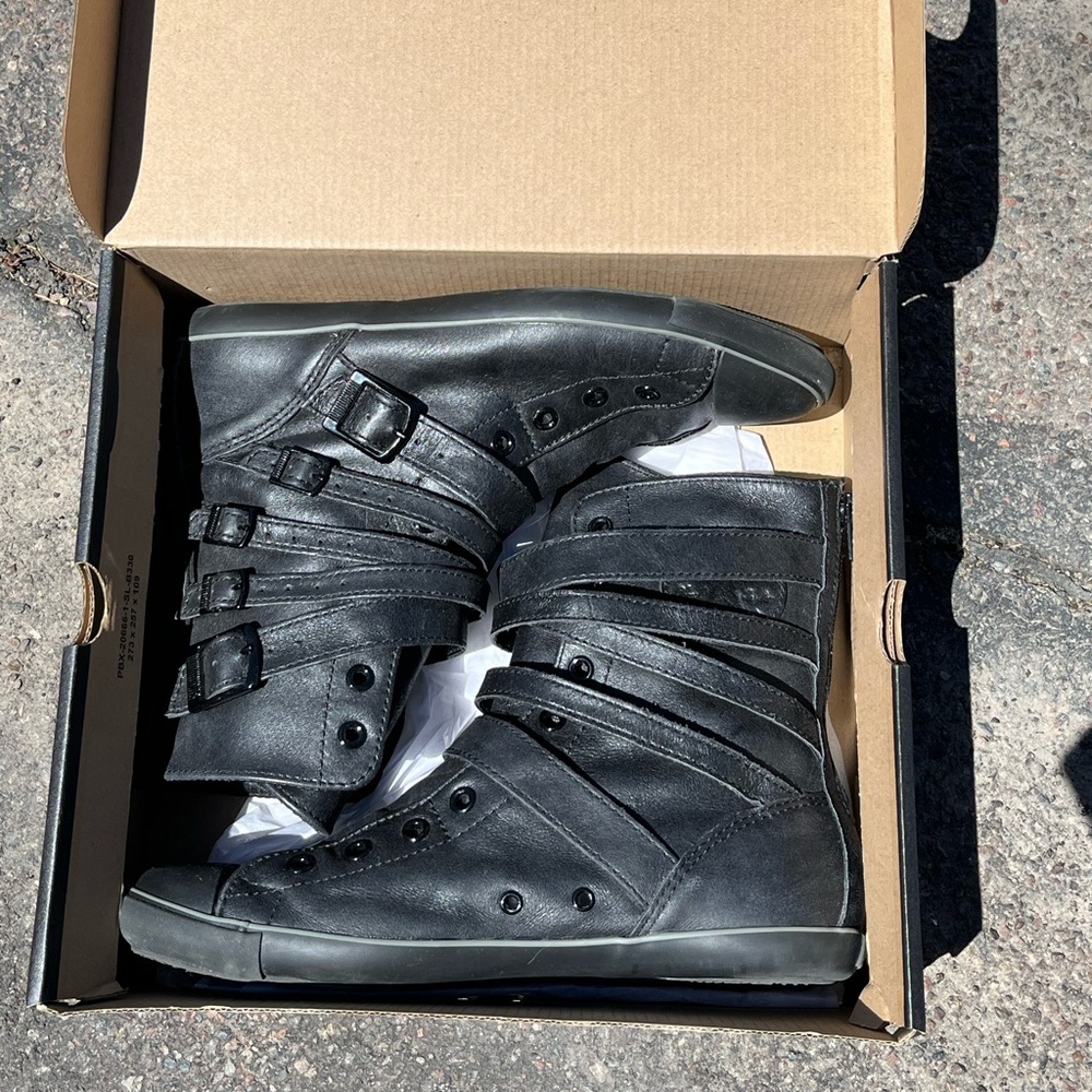 Rare CONVERSE ⭐️ leather high-top with straps